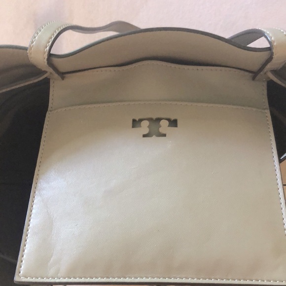 Tory Burch - Leather Bag & Wallet - Picture 9 of 16